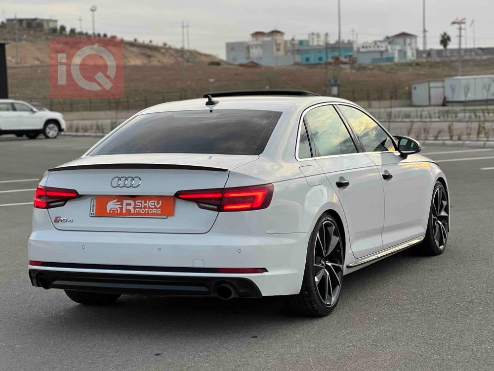 اودي A4